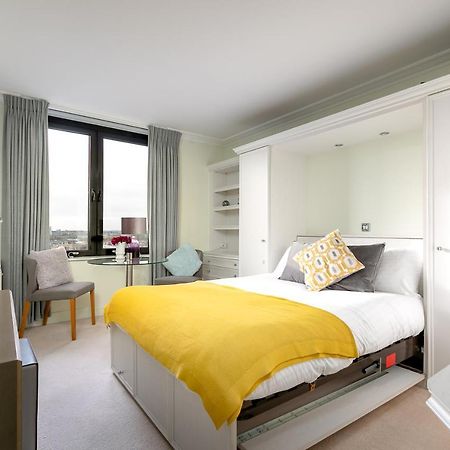 Point West Apartments لندن المظهر الخارجي الصورة