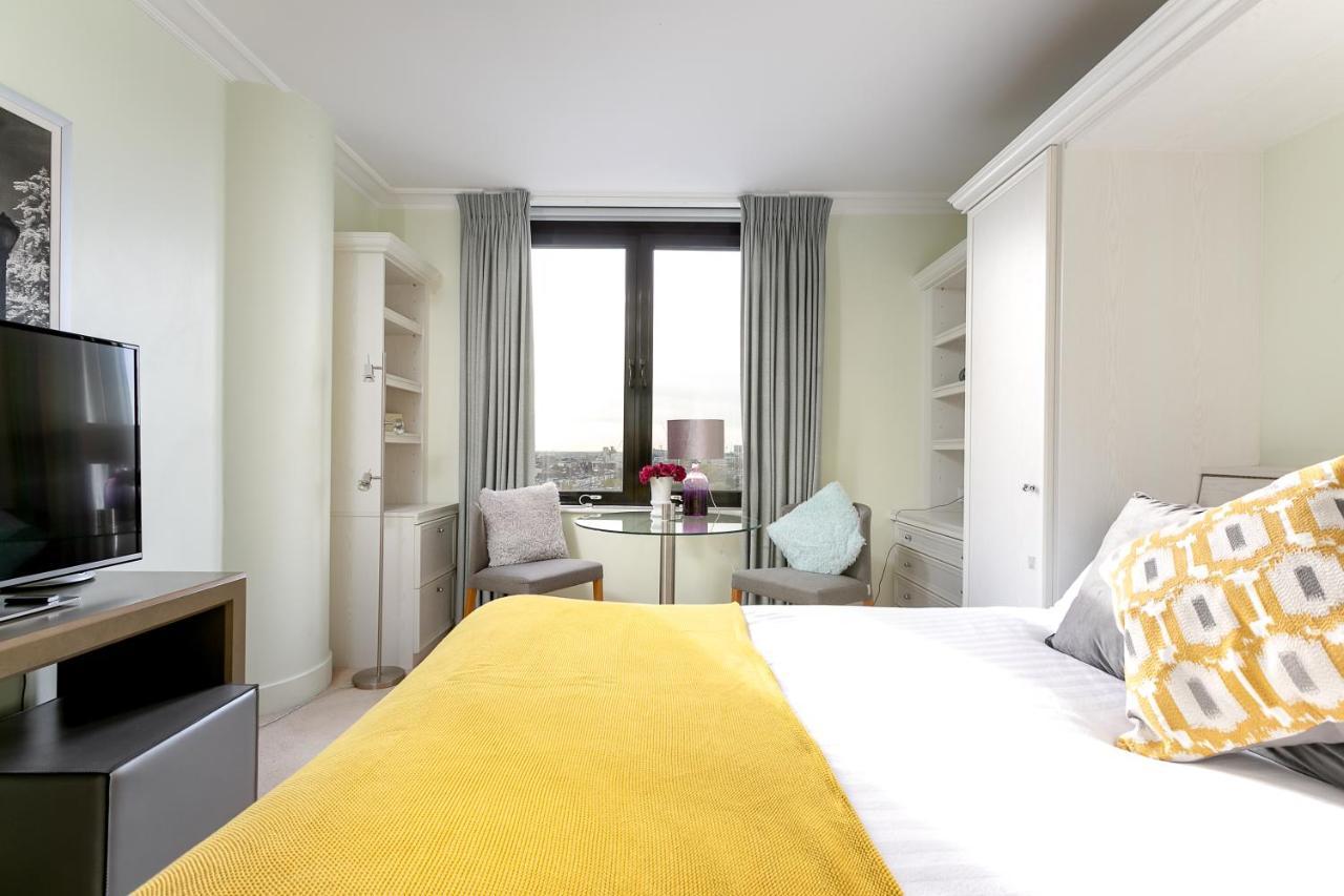 Point West Apartments لندن المظهر الخارجي الصورة