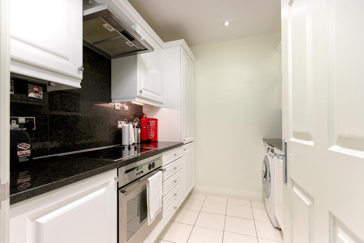 Point West Apartments لندن المظهر الخارجي الصورة