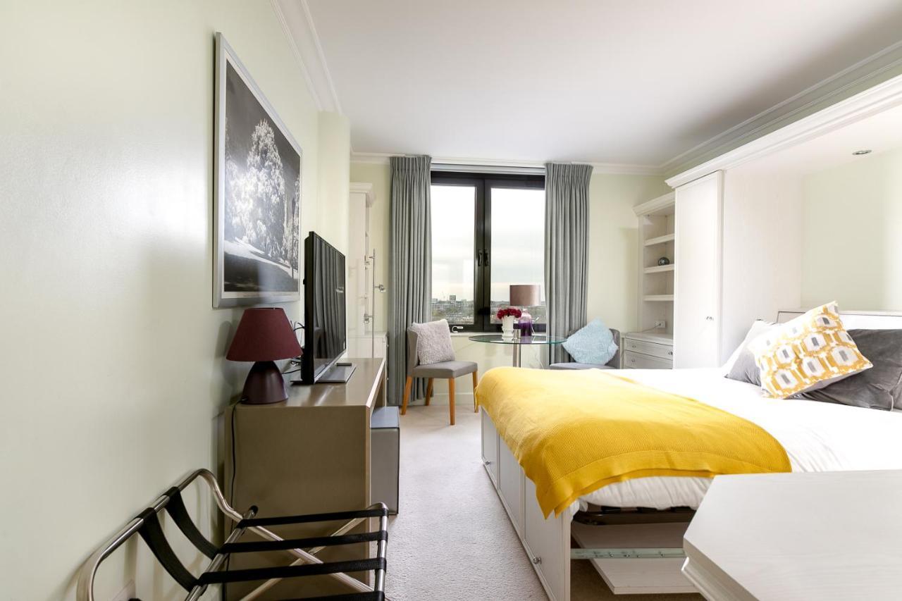 Point West Apartments لندن المظهر الخارجي الصورة