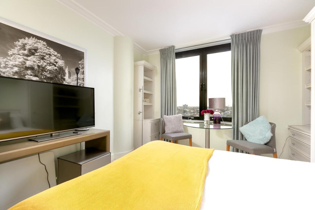 Point West Apartments لندن المظهر الخارجي الصورة