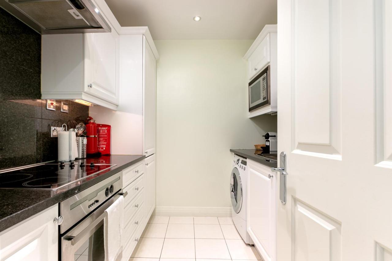 Point West Apartments لندن المظهر الخارجي الصورة