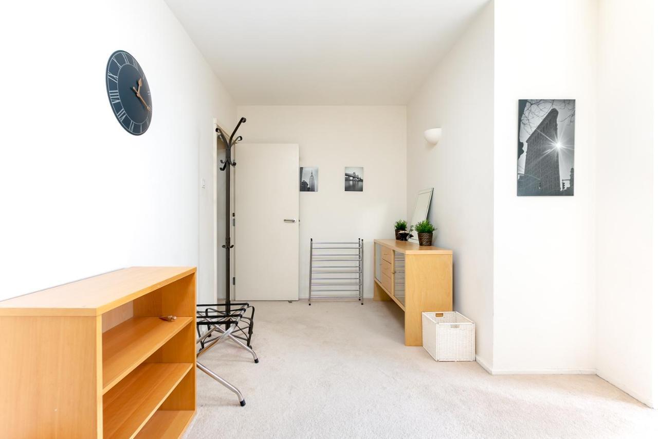 Point West Apartments لندن المظهر الخارجي الصورة