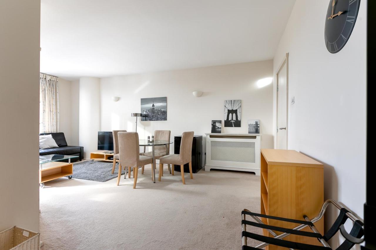 Point West Apartments لندن المظهر الخارجي الصورة