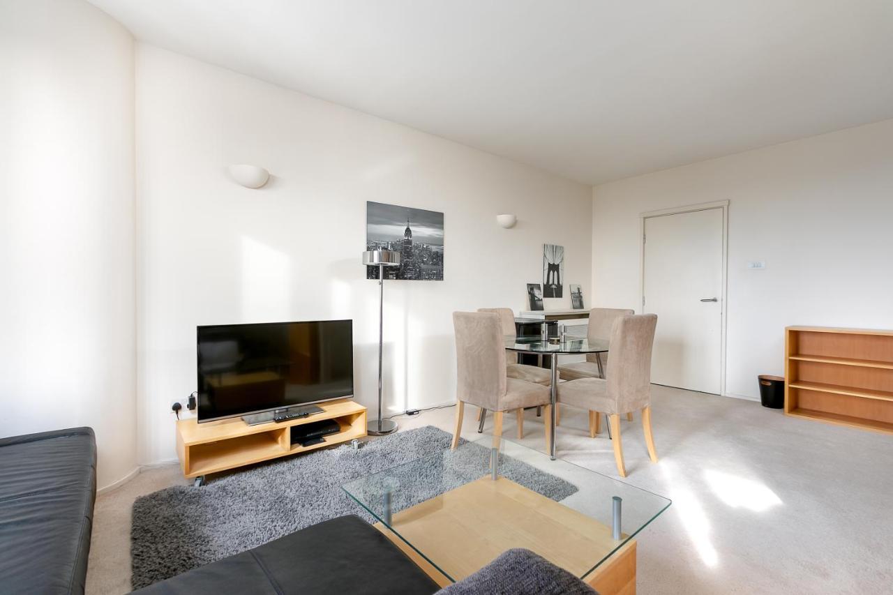 Point West Apartments لندن المظهر الخارجي الصورة